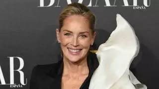 63-letnia Sharon Stone zachwyciła na czerwonym dywanie w Cannes. Zobaczcie jej spektakularną kreację