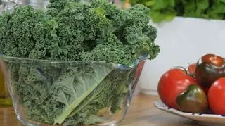 Parowane polędwiczki z dorsza podane z pesto z jarmużu, czyli zdrowy i szybki obiad