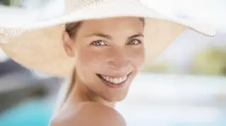 Pani w słomkowym kapeluszu