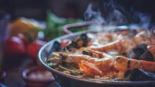 Paella - co to jest za potrawa? Z czym zrobić? | Dzień Dobry TVN