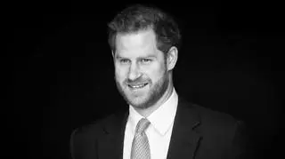 książę Harry, czarno-białe zdjęcie