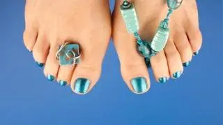 Pedicure na lato 2021- trendy, inspiracje