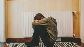 Chłopak, który jest smutny 