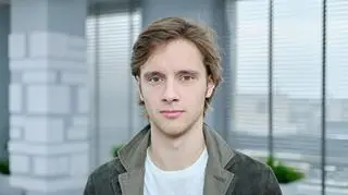 Maciej Musiał z plecakiem przemierza Drogę Św. Jakuba. Fanka: "Jestem pewna, że to będzie niezwykły czas"