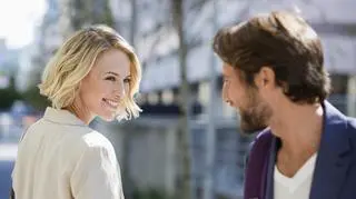 Para, która na siebie patrzy 