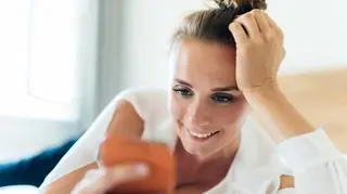 Jak określić piękną kobietę?