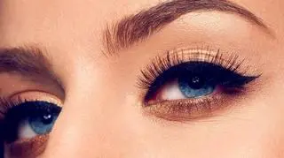 eyeliner na powiece, makijaż oka