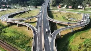 Autostrada, objazd - widziany z góry.