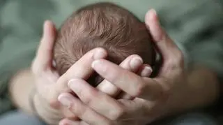 Co trzecia kobieta może mieć objawy zespołu stresu pourazowego po porodzie. "Myślałam, że mój syn mnie nie kocha"