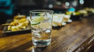 gin z toniciem