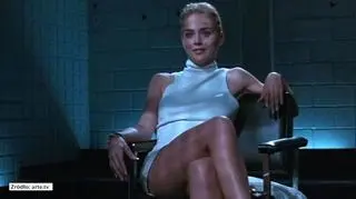 63-letnia Sharon Stone w kostiumie kąpielowym. Fani zachwyceni jej figurą oraz... psem