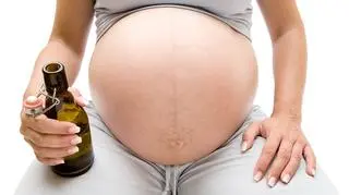 Picie alkoholu w ciąży będzie przestępstwem? Rzecznik praw dziecka chce zmian w przepisach