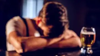 Nałogi. Jak pomóc bliskiej osobie w walce z uzależnieniami?