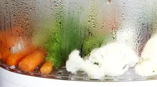 Marchewka, brokuł i kalafior w parowarze 