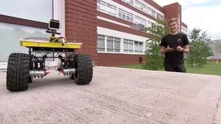 Licealiści z Białegostoku zbudowali łazik, który bada smog w mieście