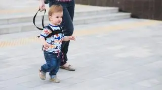 Czy smycz dla dziecka to dobre rozwiązanie podczas spaceru?
