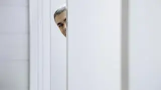 Co znajdziemy w senniku pod hasłem "chować się przed kimś lub w jakimś miejscu"?