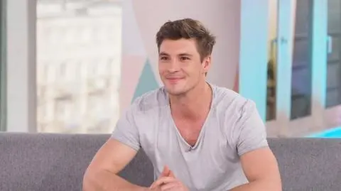 Mikołaj Roznerski zmagał się z anoreksją. Ile ważył?