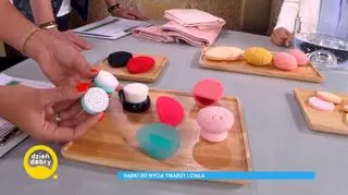 Azjatycka pielęgnacja, czyli oczyszczanie skóry gąbeczkami. Jak to robić prawidłowo?