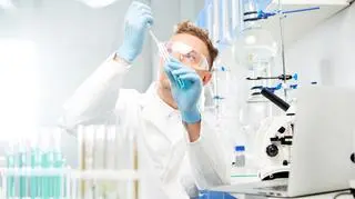 Tysiące badań laboratoryjnych wyciekło do sieci. Hakerzy przejęli bazę znanej firmy
