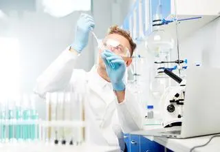 Tysiące badań laboratoryjnych wyciekło do sieci. Hakerzy przejęli bazę znanej firmy