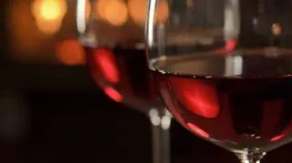 Wino z dzikiej róży