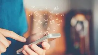 Cyberprzestępcy stworzyli aplikacje, dzięki którym kradną pieniądze użytkowników. Koniecznie je odinstaluj