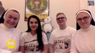 Życie w zamkniętym domu w Broniszewicach. Siostry i młodzi wolontariusze wypełniły go miłością