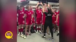 Zawodniczki kobiecej reprezentacji Polski w piłce nożnej po sukcesie w meczu z Czeszkami