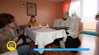 Kolęda 2020. Ile dać księdzu do koperty? Jak się przygotować na wizytę duszpasterską?