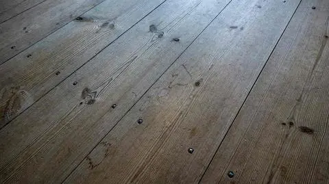 Sen o podłodze według sennika - jak należy go interpretować? Co mówi o nim sennik?