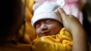 Jak poprawić florę bakteryjną dziecka urodzonego przez cesarskie cięcie?