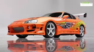 Pomarańczowa Toyota Supra Mark IV 