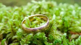 Zgubiona 20 lat temu obrączka trafiła do właścicieli