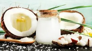 Meghan Markle i jej sposób na trądzik: kurkuma, olej kokosowy i olejek herbaciany. Jak zrobić z nich maseczki?