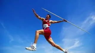 Jakie są zasady rzutu oszczepem? Technika, rekordy