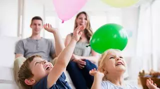 Życzenia urodzinowe dla dzieci – śmieszne rymowanki, które spodobają się solenizantom w różnym wieku