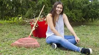 Wakacyjna praca dla nastolatków. Czego może nauczyć? Kiedy zacząć i na co zwracać uwagę?