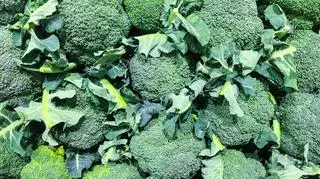 Świeżo zebrane brokuły