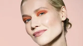 pomarańczowy kolorem makijażu trend uroda