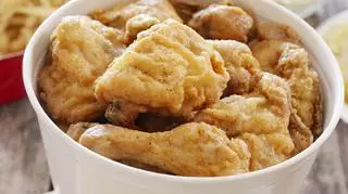 Kurczak w sezamie - jak przygotować fit obiad? Poznaj przepis na nuggetsy z kurczaka z sezamem bez oleju i kurczaka w sezamie po chińsku