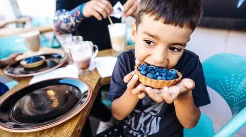 Jak przygotować pyszne i zdrowe desery dla dzieci? Kilka prostych przepisów