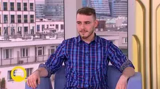 Krystian Ochman na scenie Dzień Dobry TVN. Muzyk zaprezentował swój trzeci singiel "Wspomnienie"