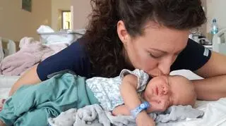 Położna to nie pielęgniarka. W czym pomaga kobietom i dlaczego nie zawsze jest łatwo? "Mamy czują się zagubione"