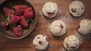 Muffinki z truskawkami w środku