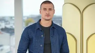 Mateusz Damięcki pokazał zdjęcie bez koszulki. "To jest spektakularna metamorfoza"