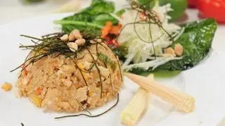 Smażony kurczak z ryżem - prosty i pyszny sposób na szybki obiad według przepisu Grzegorza Zawieruchy