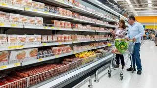 Partia parówek wycofana z obrotu. Wykryto w niej bakterie groźne m.in. dla kobiet w ciąży i dzieci
