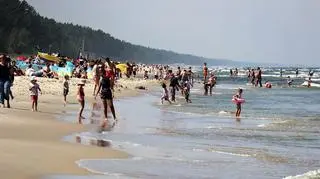 Najczęstszy powód utonięcia. Popełniamy błąd, bojąc się fal, bo to ich brak bywa zagrożeniem