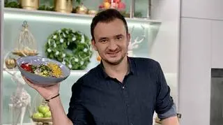 Sałatka jarzynowa, pieczeń i ciasto. Wariacje Grzegorza Zawieruchy nie tylko na święta 